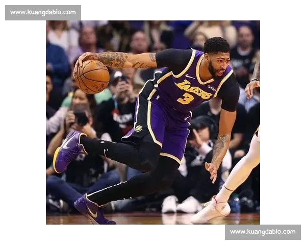 杨毅：SGA 即便包揽冠军 + FMVP + 得分王，历史地位仍难比肩乔鲨詹库