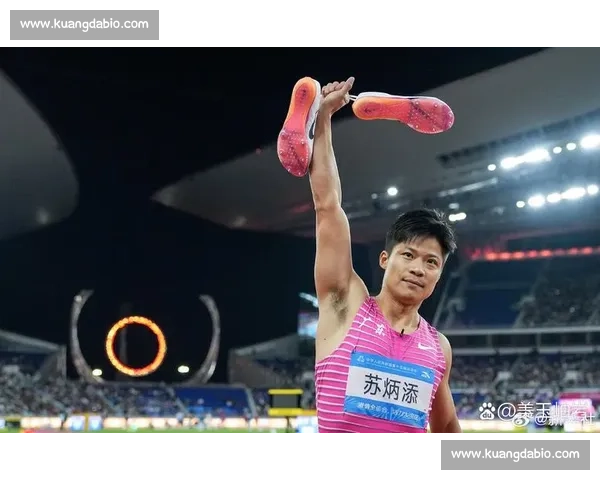 达赫迪斯里兰卡表演赛惊现神级一杆！传奇老将再现教科书级花式击球