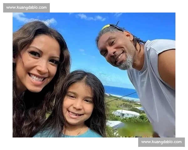 康利 37 岁仍征战 NBA！生涯赚 2.9 亿娇妻相伴，人生赢家实至名归