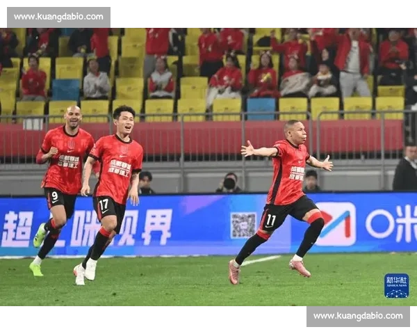 杨明洋四黄停赛缺席新鹏城战 成都蓉城中场重组迎考验